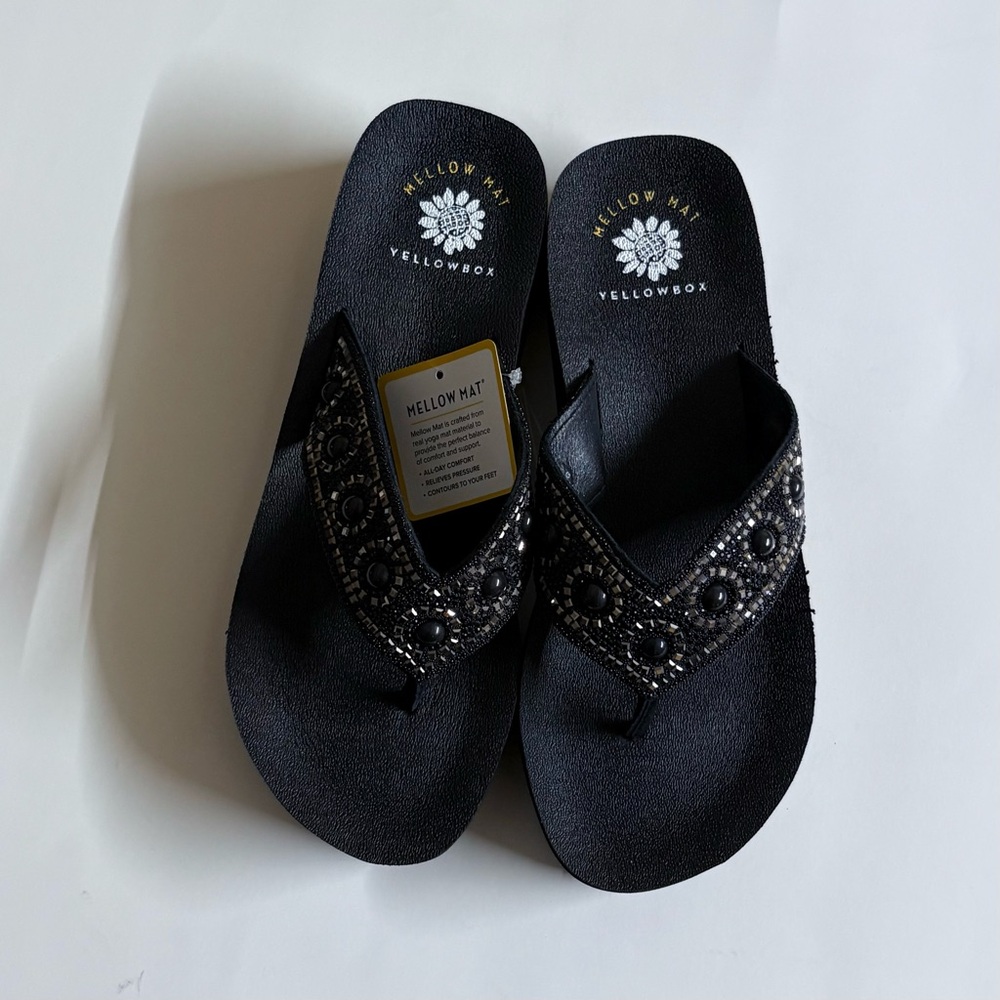 YELLOW BOX BLACKLY BLACK SANDALS MEDIUM WIDTH NEW IN BOX - Picture 6 of 7